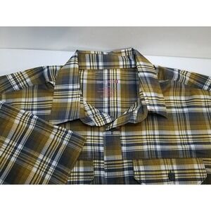 Swiss Tech Men's Plaidโ Short Sleeve Button Up Shirt Size Medium